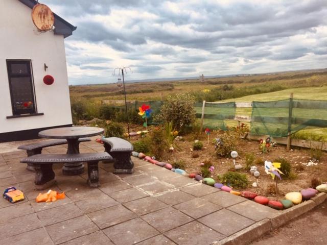 Teach Beag Cois Tra room 3