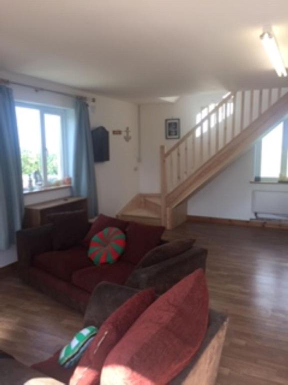 Teach Beag Cois Tra room 6